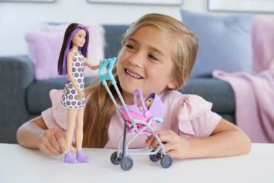Barbie Skipper Babysitters Inc.“-Puppe Und Kinderwagen-Spielset, Für Kinder Ab 3 Jahren 2 Barbie Skipper Babysitters Inc.“-Puppe Und Kinderwagen-Spielset, Für Kinder Ab 3 Jahren – Bild 2