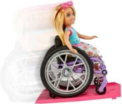 Barbie Chelsea-Puppe (blond) Und Rollstuhl. Spielzeug Für Kinder Ab 3 Jahren 8 Barbie Chelsea-Puppe (blond) Und Rollstuhl. Spielzeug Für Kinder Ab 3 Jahren -Spielwaren-Discounter 26406524 03