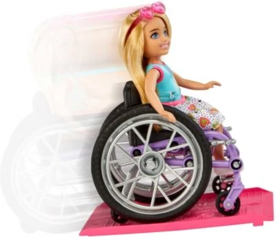 Barbie Chelsea-Puppe (blond) Und Rollstuhl. Spielzeug Für Kinder Ab 3 Jahren 3 Barbie Chelsea-Puppe (blond) Und Rollstuhl. Spielzeug Für Kinder Ab 3 Jahren – Bild 3